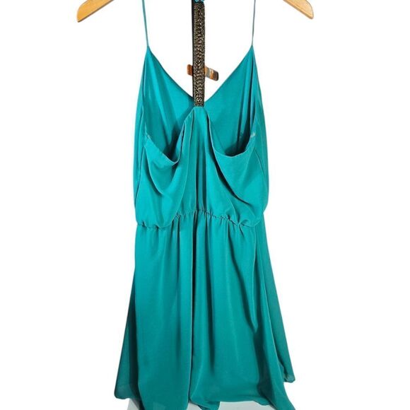 Chic Green Mini Boho Dress - Picture 2 of 5